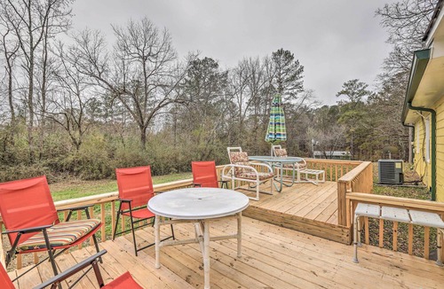 Cliftondale House | Fairburn Area Home w/Deck ~ 20 Mi to Atlanta