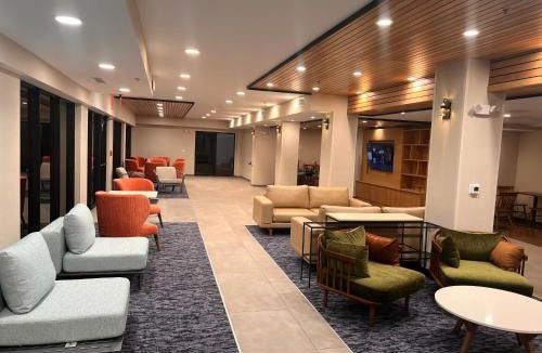 Downtown Charleston Hotel | Fairfield by Marriott Inn & Suites Charleston Downtown