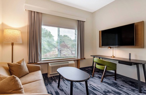 Helen Hotel | Fairfield Inn & Suites by Marriott Helen
