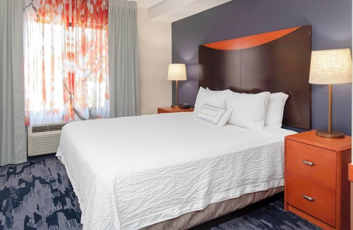East Forest Hotel | Fairfield Inn & Suites by Marriott Charlotte Matthews