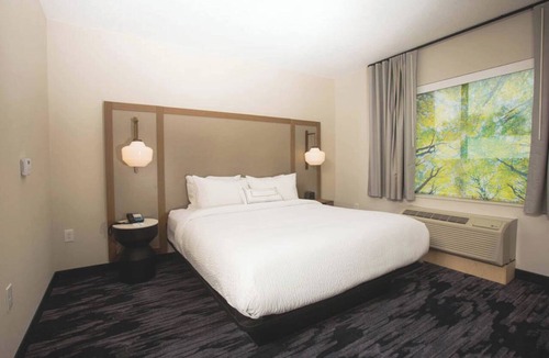 Broomall Hotel | Fairfield Inn & Suites Philadelphia Broomall/Newtown Square