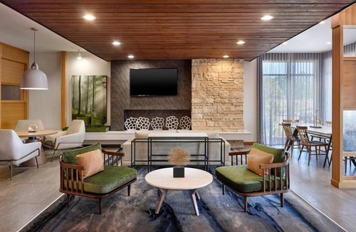 Locust Grove Hotel | Fairfield Inn & Suites Locust Grove I-75 South