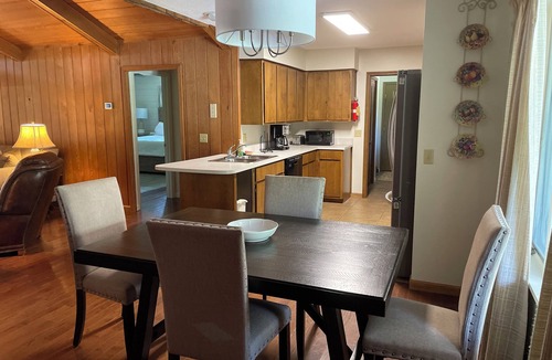 Sky Valley Cottage | "Fairway Cottage" Golf, Hike, Explore, Relax. EV Charger. Open All Seasons!
