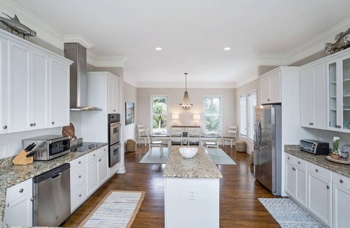 Sweetgrass House | Fairway to Heaven | Luxurious 6-BR Fripp Island Home with Marsh Views, Golf, Pools, and More!