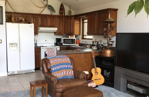 Ten Mile Apartment | FALL COLOR cruise or Fish on Suntracker Pontoon Fishing Barge!