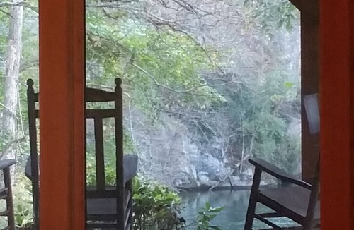 Johnson City Cabin | Fall Dates are open-Riverfront-Watauga River-Trophy Section.