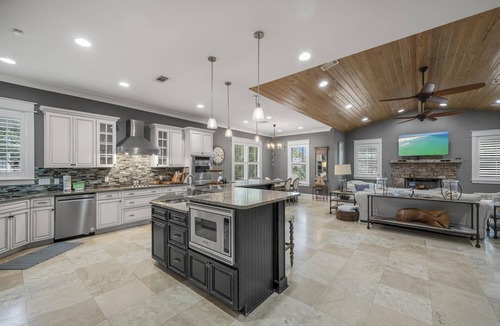 Sugarwood Beach House | Fall Dates Available! Private Pool and Spa! 5 Adult Bikes! Carriage House!