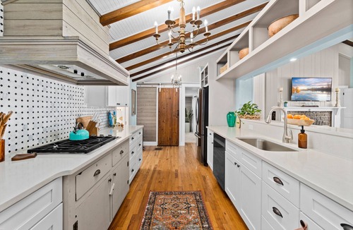 Melbourne House | FALL DISCOUNT Riverfront Property - Minutes to BEACH!