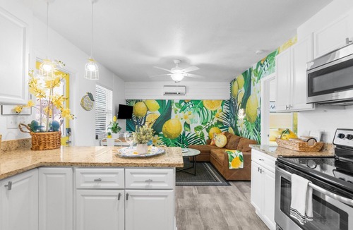 St. Pete Beach Apartment | Fall Special! Two Units in 4plex - Beach + Lemon Vibes Retreat