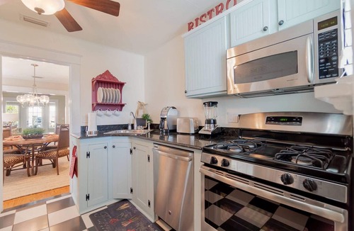 Grandview Heights House | Fall Specials! Bahama Breeze Bungalow, Pool & Close to Shops & Restaurants, Downtown, Kravis Center