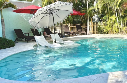 Grandview Heights House | Fall Specials! Bahama Breeze Bungalow, Pool & Close to Shops & Restaurants, Downtown, Kravis Center