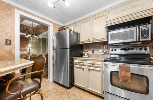Sugar Mountain Apartment | Fall Views | 9th Floor Luxe | Near Ski & Trails