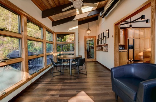Burnsville House | Falling Water Lodge | Gorgeous 5BR Mountaintop Lodge