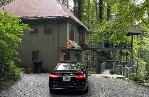 Maggie Valley House | Falling waters beautiful mountain getaway