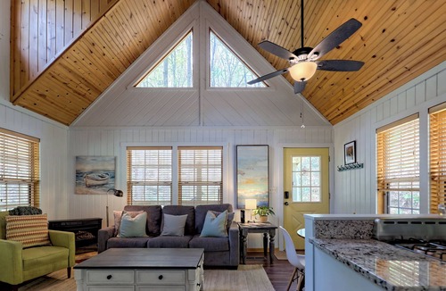 Screamer Mountain Cabin | Falling Waters: Cozy Updated Cabin in the Woods