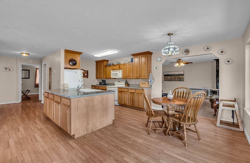 Dora House | Falls House: Private Riverfront Living Overlooking the North Fork at The Falls