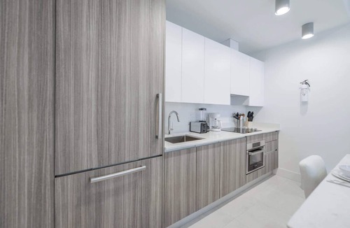 Brickell Condo | Family 2BR Skyline Near Miami Stadium