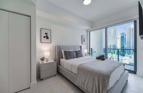 Brickell Condo | Family 2BR Skyline Near Miami Stadium