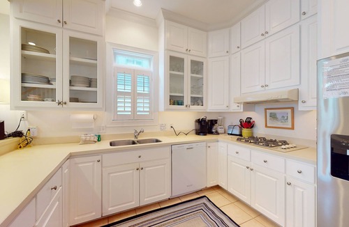 Saint Simons Island House | Family Friendly Coast Cottage just steps away from the community pool & beach!