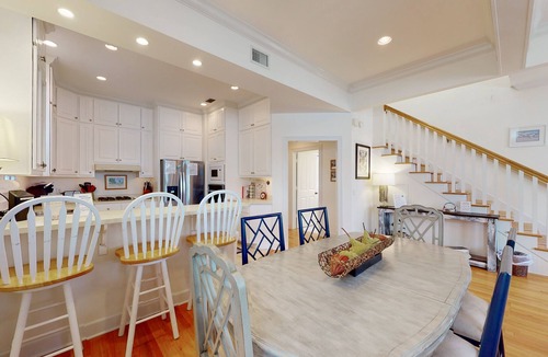 Saint Simons Island House | Family Friendly Coast Cottage just steps away from the community pool & beach!