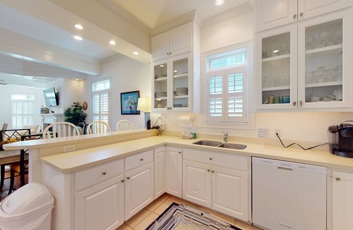 Saint Simons Island House | Family Friendly Coast Cottage just steps away from the community pool & beach!