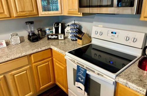 Gainesville House | Family-Friendly 3BR/3BA Gainesville Condo Near Downtown & Lake