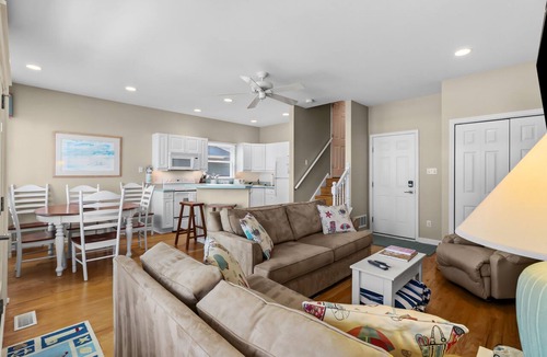 South End Condo | Family-Friendly 3BR/2BA OCNJ Getaway with Parking, Patios & Outdoor Shower