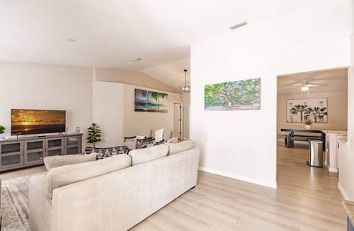 Fruitville House | Family friendly 4 bed 2 bath home in a peaceful neighborhood 15min to Siesta Key