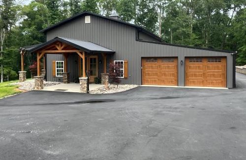Easley House | Family-Friendly Barndominium Near Greenville!