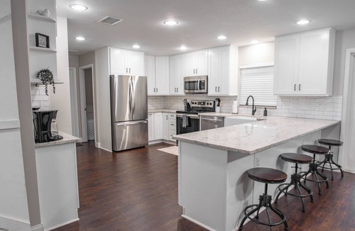 Lakeland Highlands House | Family Friendly Cozy 3BR Fireplace Patio Fully Fenced Sleeps 8