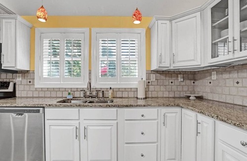 Savannah House | Family Friendly, Game Room, Near Tybee & Savannah