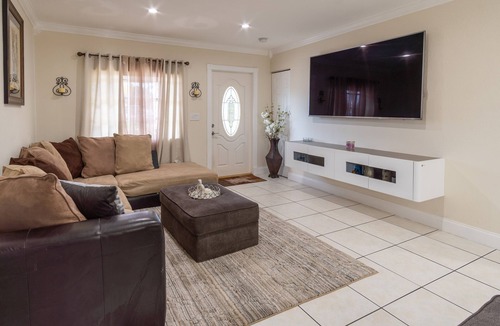 Davie House | Family friendly home with playground. 2 miles away from hard rock hotel casino
