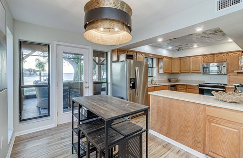 Crooked Lake House | Family-friendly lakefront paradise near Disney and LegoLand.