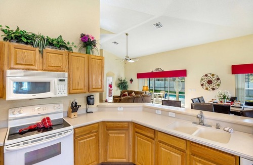 West Haven House | Family-Friendly Orlando Villa – Gated Community, Sleeps 9, Pool & Games Room