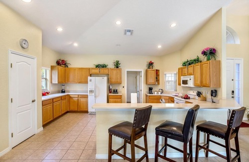 West Haven House | Family-Friendly Orlando Villa – Gated Community, Sleeps 9, Pool & Games Room