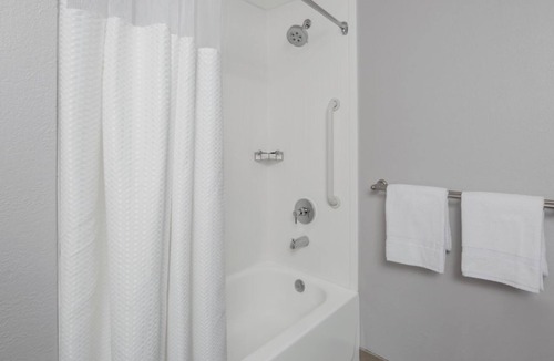 Oldsmar Hotel | Family-friendly retreat near Mobbly Bayou Wilderness Preserve | 4 Units