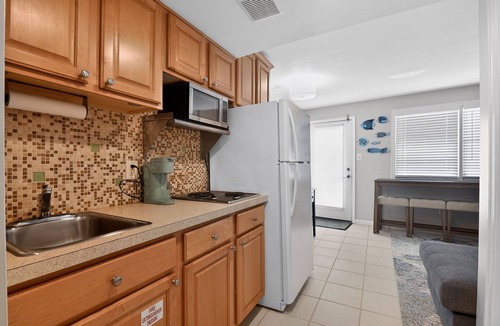 Wildwood Crest Condo | Family-Friendly, Newly Updated - Steps to Beach!