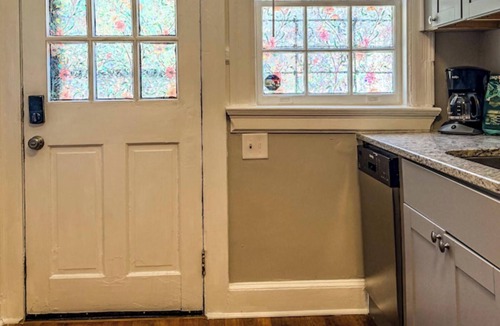 Columbus House | Family friendly weracoba park historic townhouse