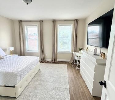 Camden House | Family Fun Retreat Game Room 4BR & Outdoor Oasis