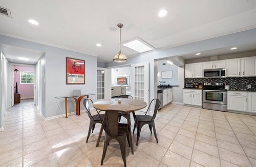 Indian Harbour Beach House | Family Fun-5B -Heated Modern Pool- Game Room - 2 Mins Beach-Short Orlando Drive