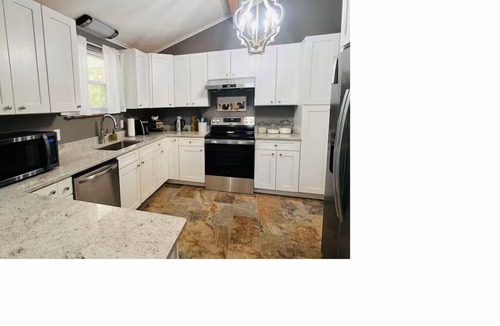 Knoxville House | Family Getaway Near UT & Smoky Mountains.