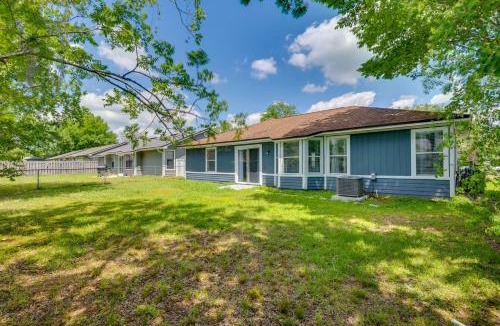 Doctors Inlet House | Family Getaway w/Fenced Yard in Orange Park!