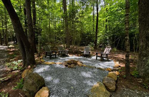 Balsam Grove Other | Family Glamping Cabin-Can't Bear to Leave at Valley Bear Farms Resort