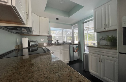 San Carlos Park House | Family Home w/Pool , On Golf Course & Near Beach !