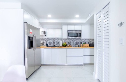 Gladeview House | Family House | 10 mins to Wynwood | Fire pit