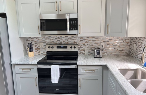 Coquina Key House | Family in style Island Living 10 minutes from beach and Pier