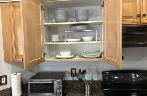Fish Hawk House | Family Nook, cozy family vacation spot: large pool, close to Disney and beaches