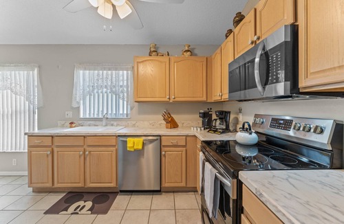 Indian Ridge House | Family, Pool View, Pickleball, Themed Villa Minutes from Disney! Massage Chair~