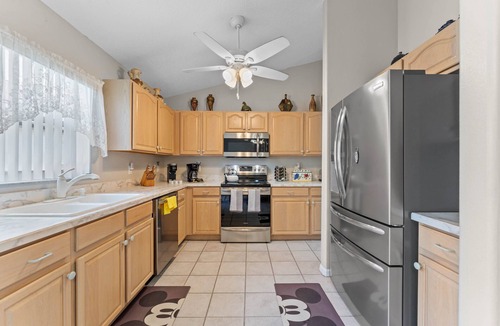 Indian Ridge House | Family, Pool View, Pickleball, Themed Villa Minutes from Disney! Massage Chair~