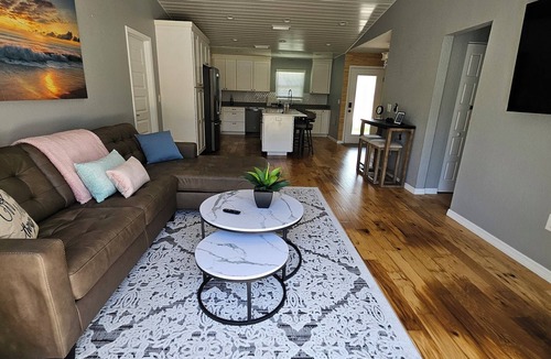 Ridge Wood Heights House | Family Poolside Paradise on Quiet Cul-de-Sac 4.7 Miles from Siesta Key Beach